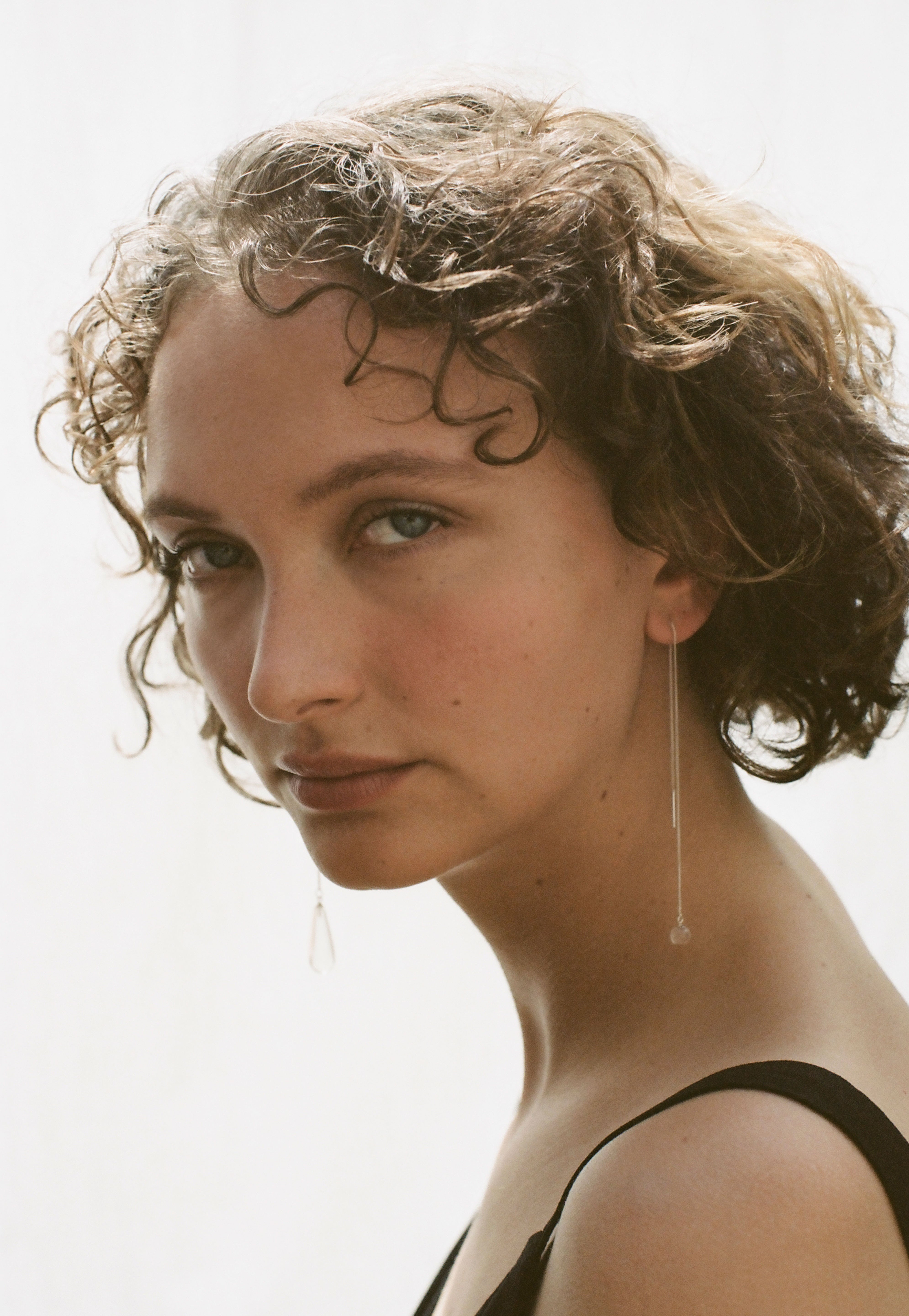 SOLO SPHERE THREAD EARRINGS image 1