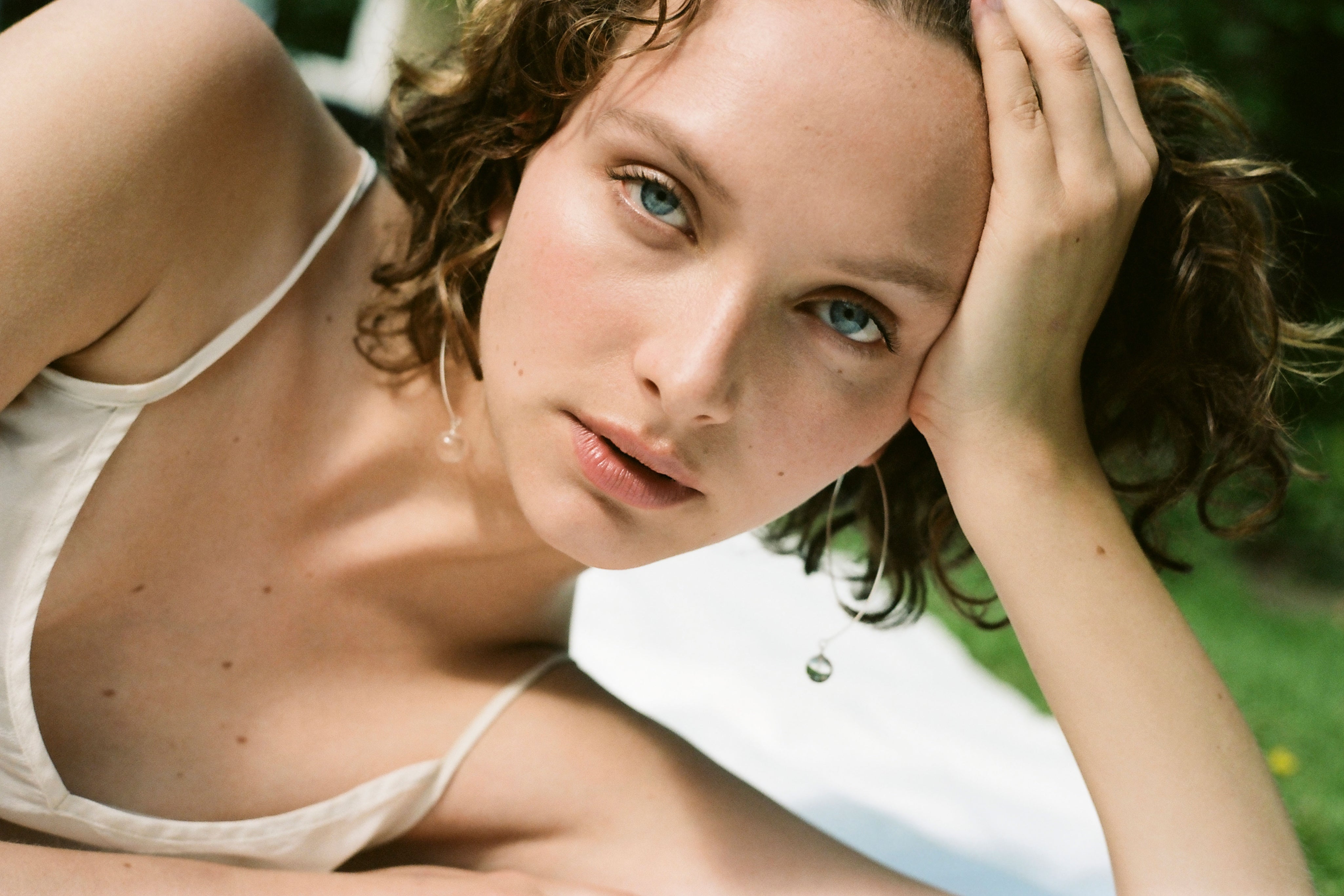 STREAM EARRINGS -LARGE SPHERE image 1