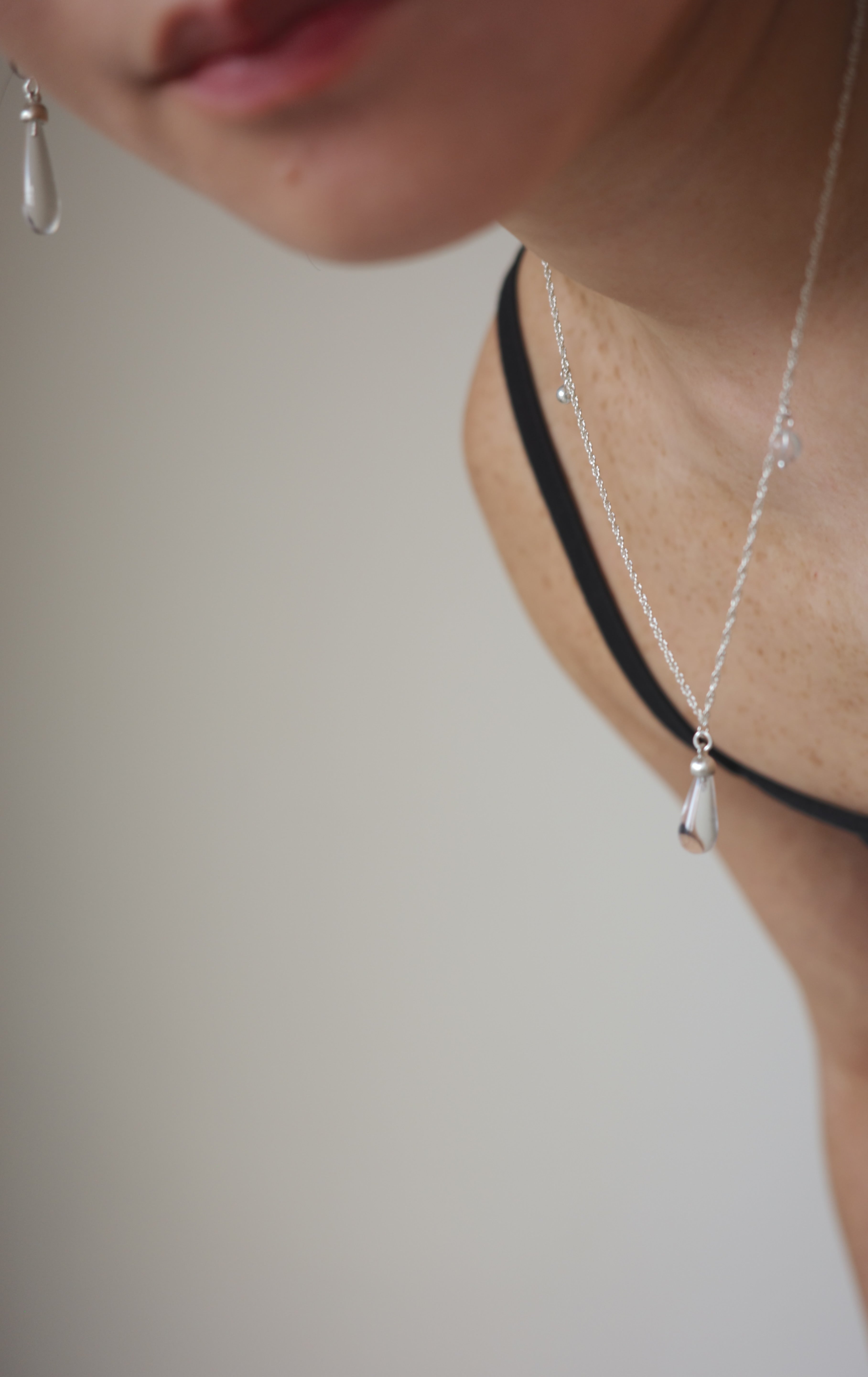 Quiet Current – Line Necklace